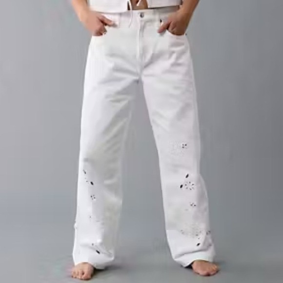 American Eagle Outfitters Denim - 14 Long AE Strigid Embroidered Low-Rise Ex-Boyfriend Baggy Jean Eyelet White